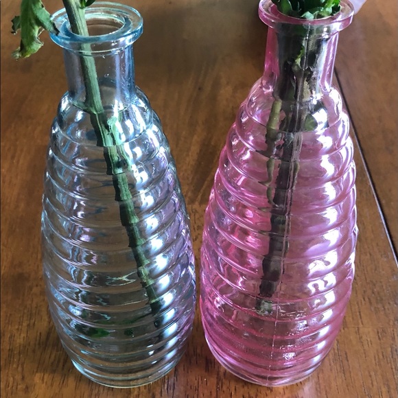 Retro colored vase set. 7” tall by 3” diameter. - Picture 2 of 2